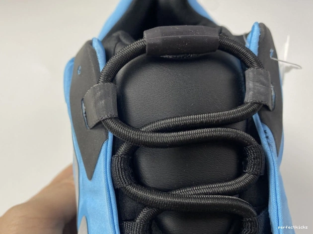Boost Yeezy 700 MNVN 'Bright GZ3079 Cyan' ADIDAS 0814